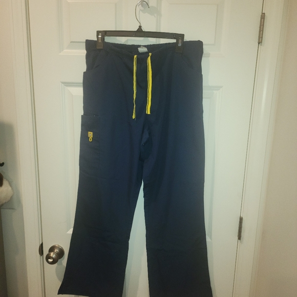 Large Navy Wonderwink Scrubs Set - Picture 2 of 2